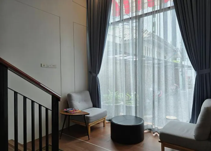 Red Door Samsen Hotel, 酒店 3*