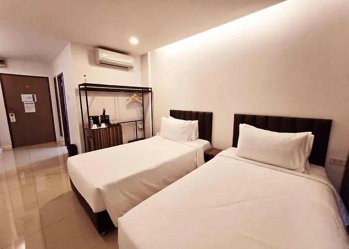 酒店 Red Door Samsen Hotel, 3*