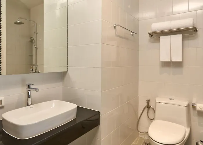Red Door Samsen Hotel, מלון