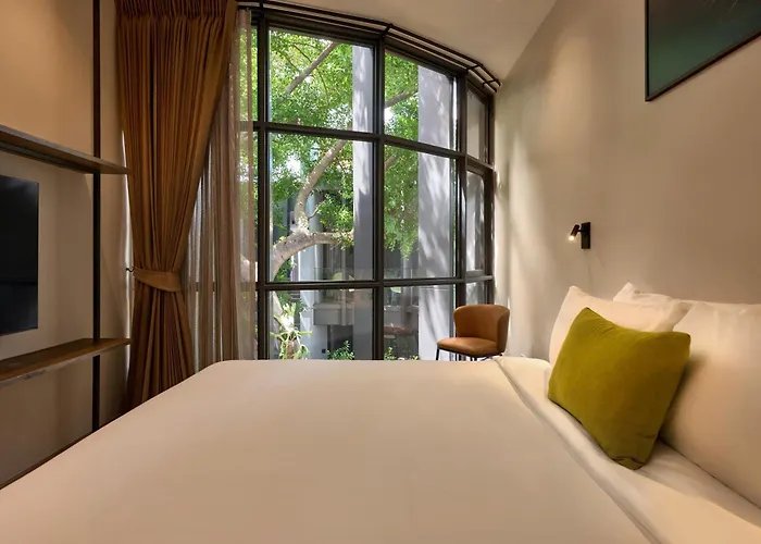 酒店 Red Door Samsen Hotel, 3*