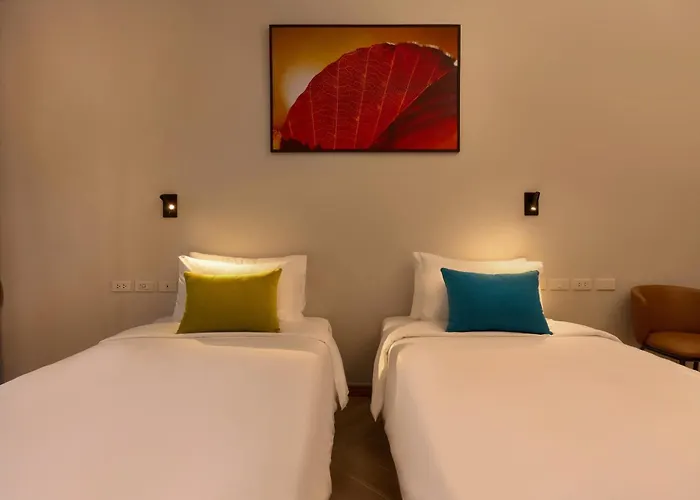 Red Door Samsen Hotel, 3*