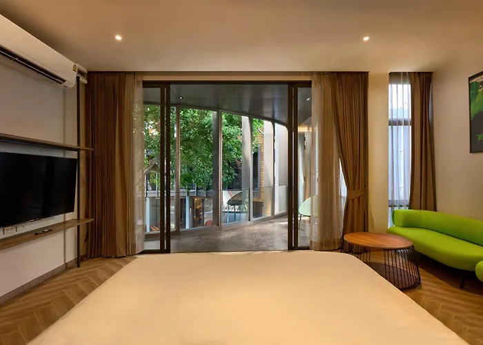 Red Door Samsen Hotel, 酒店