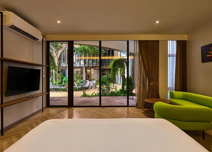 Red Door Samsen Hotel, 酒店 3*