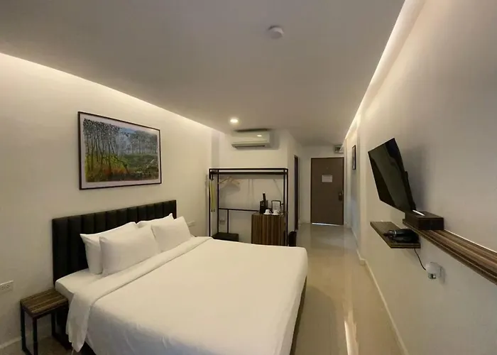 Red Door Samsen Hotel, 3*