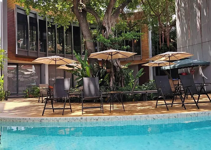 酒店 Red Door Samsen Hotel, 3*