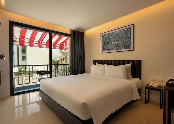 מלון Red Door Samsen Hotel, בנגקוק